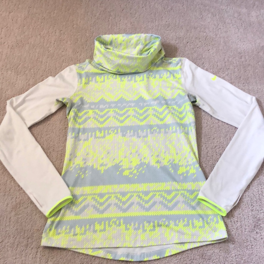 Nike Pro DRI-FIT fleece lined top